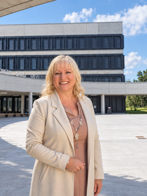 Weinzettl, Claudia