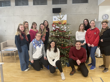 Studierende der Pädagogischen Hochschule Niederösterreich mit ihrer Professorin Claudia Pinkl.